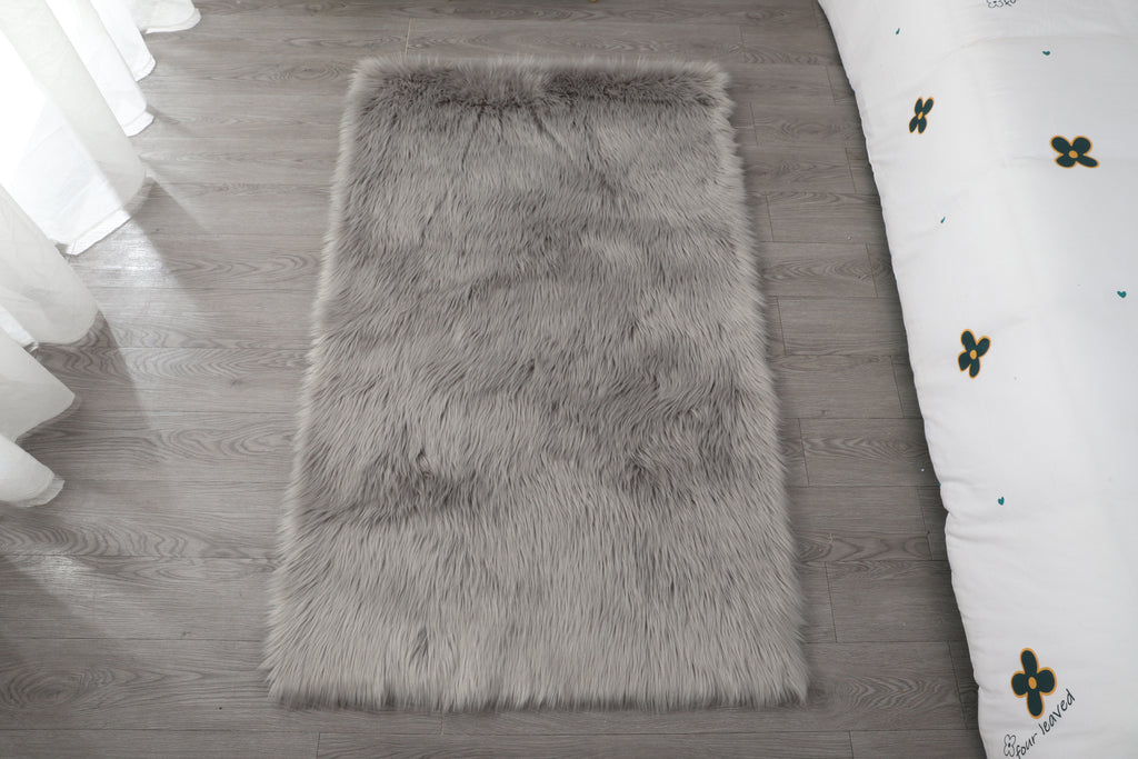 Leoglint "Cozy Collection" Ultra Soft Fluffy Faux Fur Sheepskin Area Rug