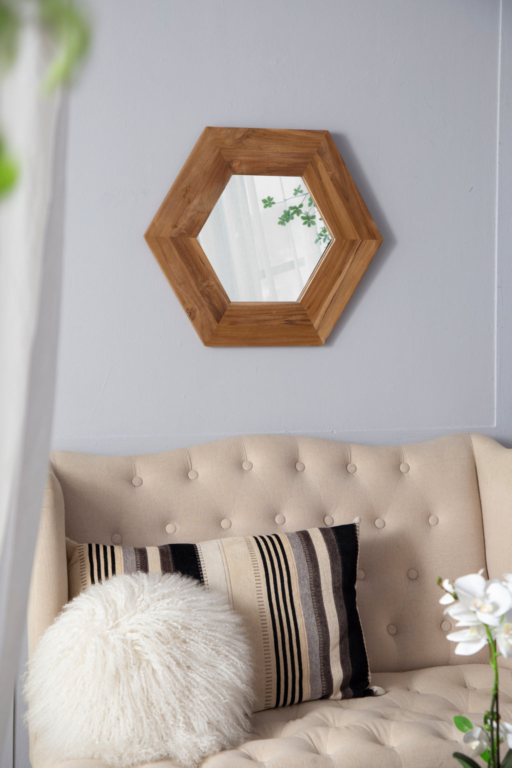 Leoglint 18.5" x 18.5" Hexagon Mirror with Natural Wood Frame, Wall Decor for Living Room Bathroom Hallway