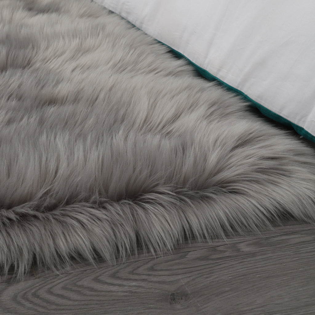 Leoglint "Cozy Collection" Ultra Soft Fluffy Faux Fur Sheepskin Area Rug